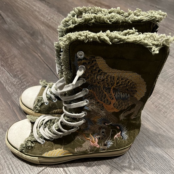 💯 % Ultra high sneakers, same or next day shipping NWOT - Picture 3 of 4